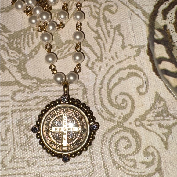 Beautiful Magdalena Pearl 4mm Pearl Cream Necklace! Like New - Picture 2 of 9